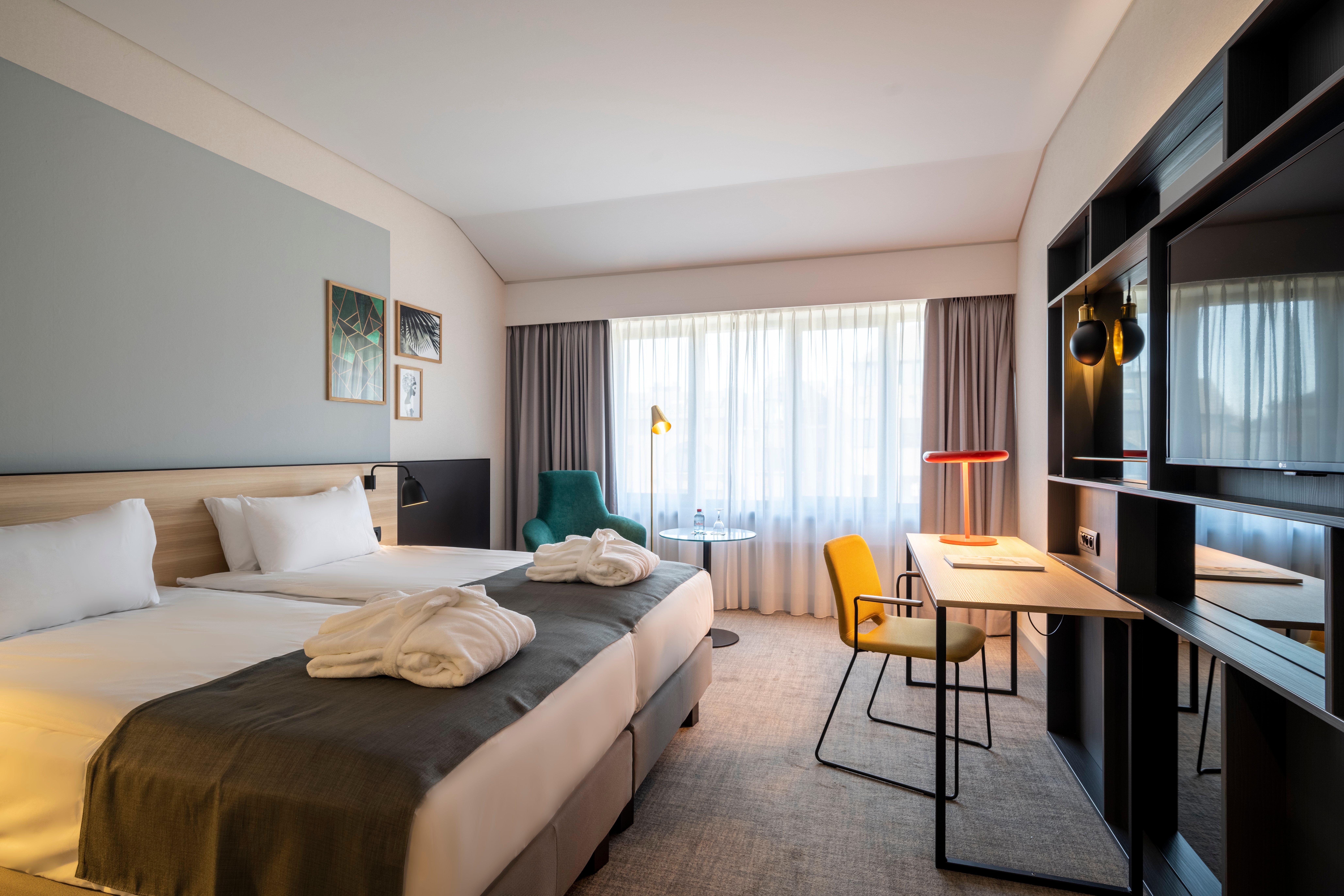 Holiday Inn Hasselt By Ihg Ngoại thất bức ảnh