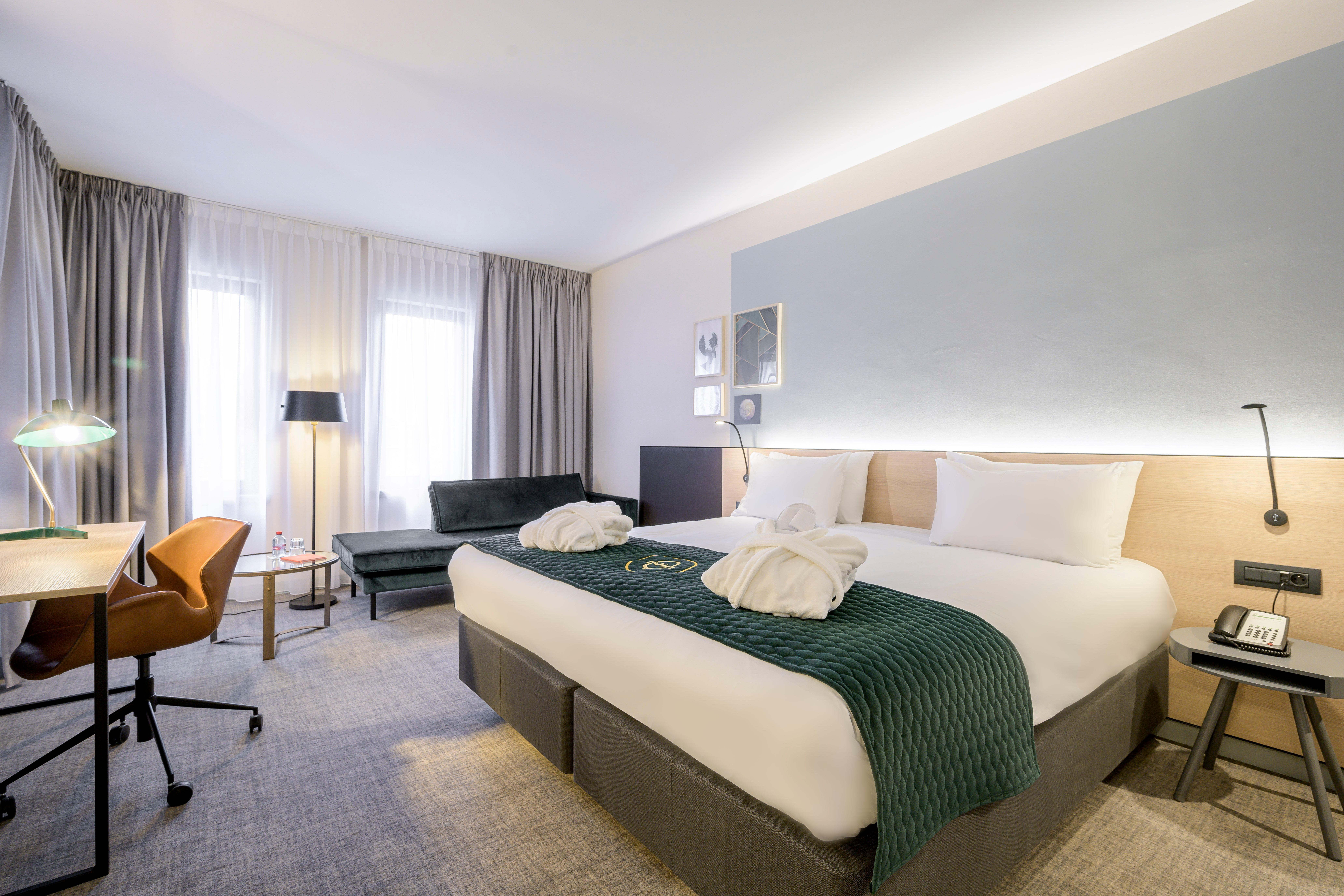 Holiday Inn Hasselt By Ihg Ngoại thất bức ảnh