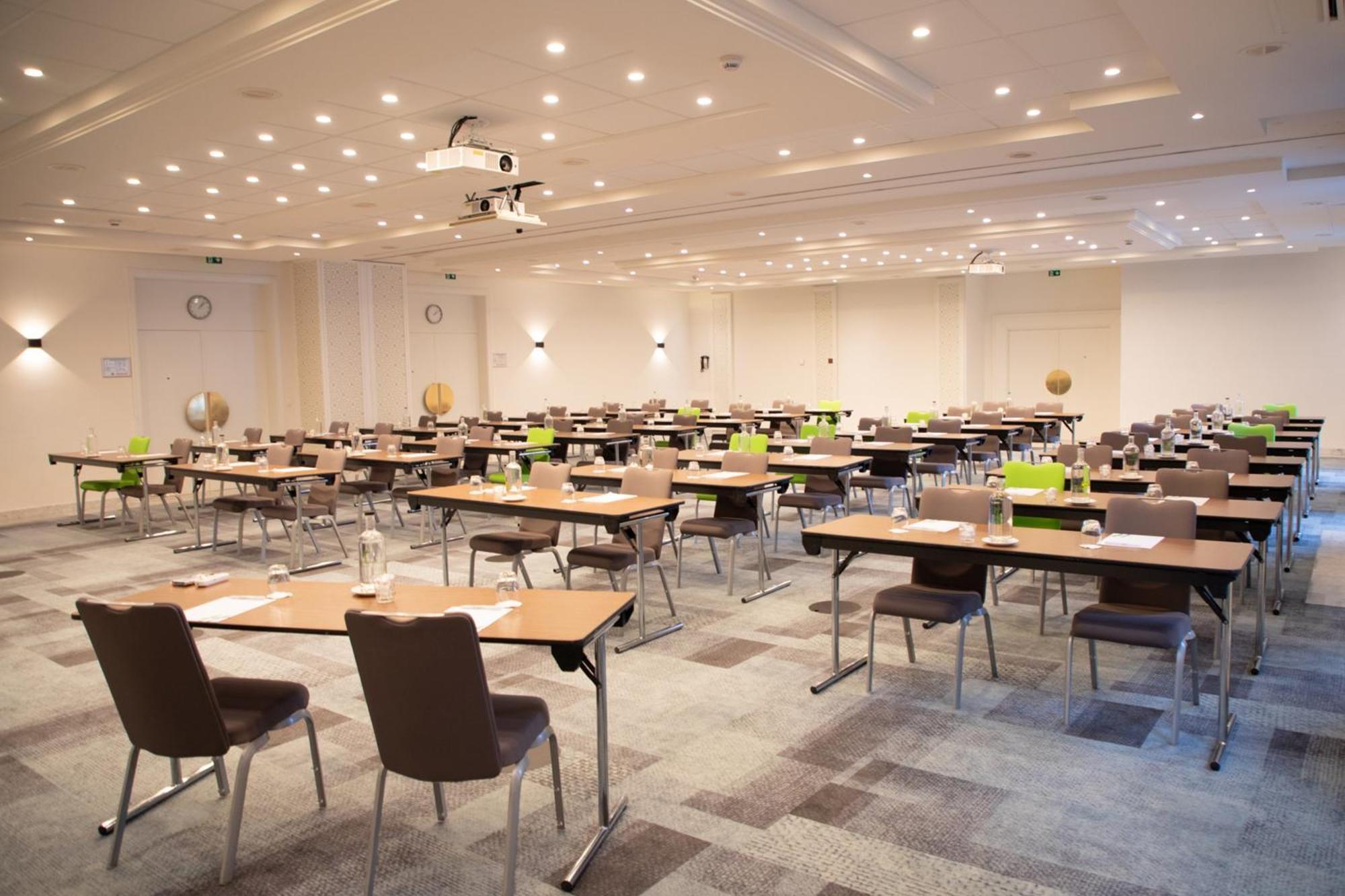 Holiday Inn Hasselt By Ihg Ngoại thất bức ảnh